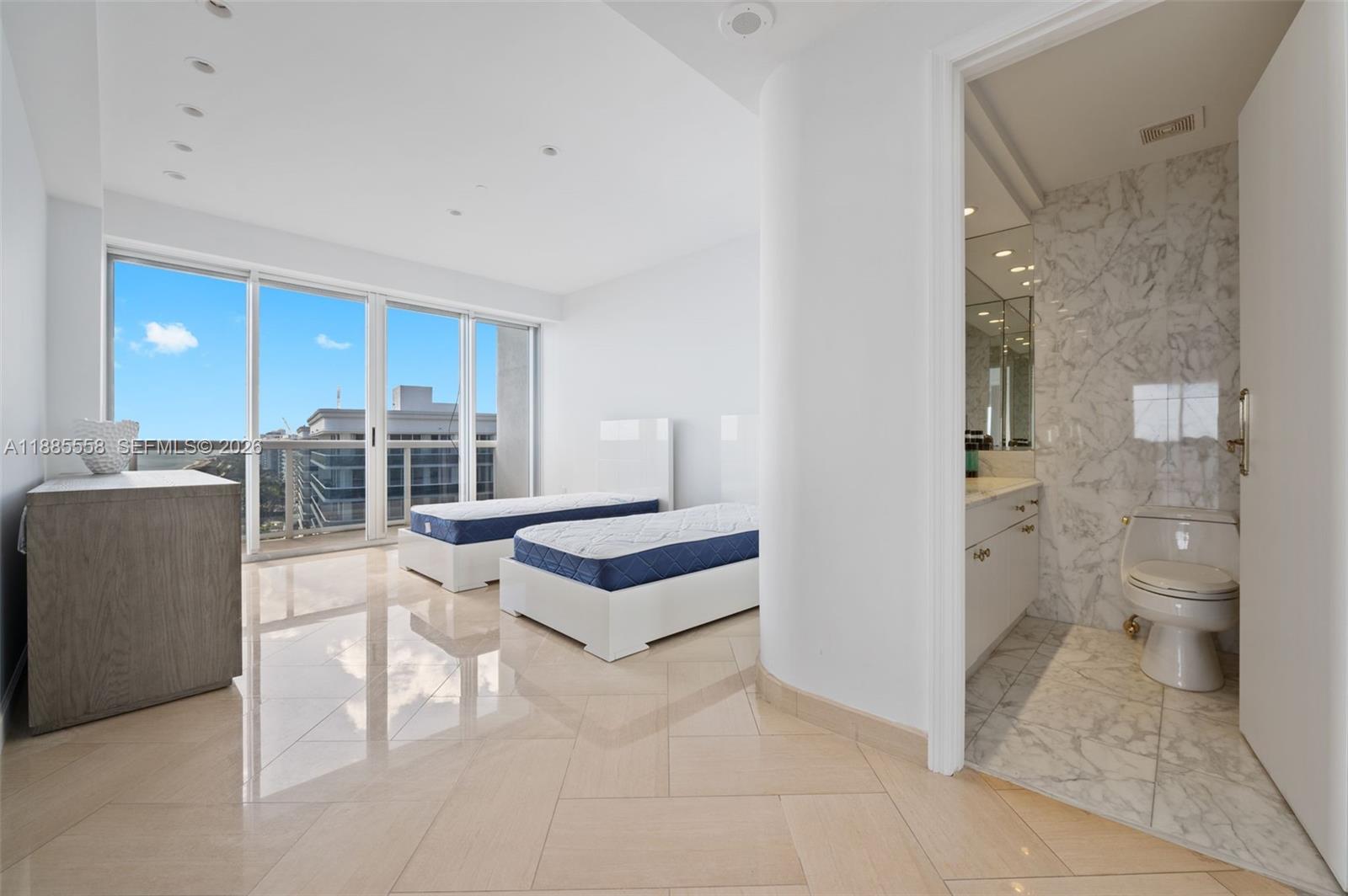 9601 Collins Ave # 1206