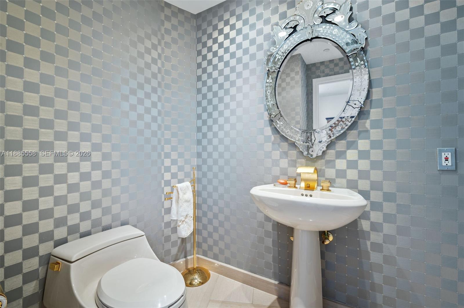 9601 Collins Ave # 1206