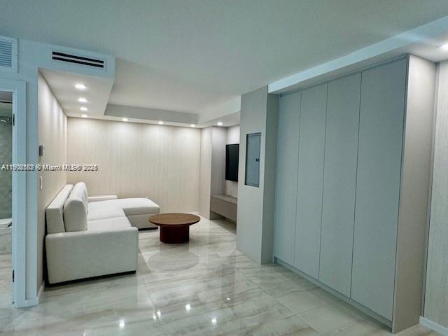 9801 Collins Ave # 14E