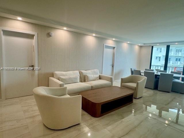 9801 Collins Ave # 14E