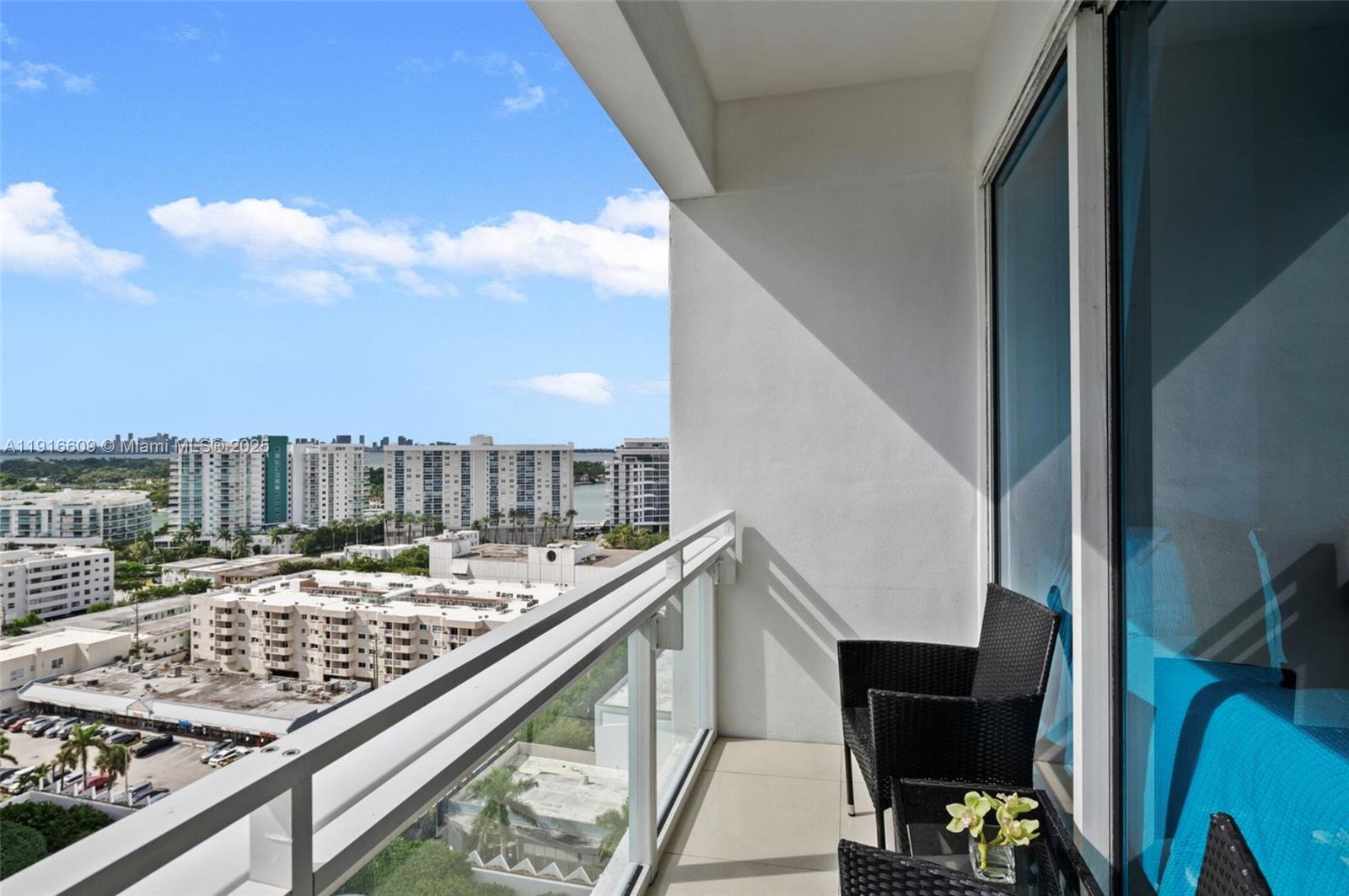 6801 Collins Ave Unit: PH06 (Deed PH 10)