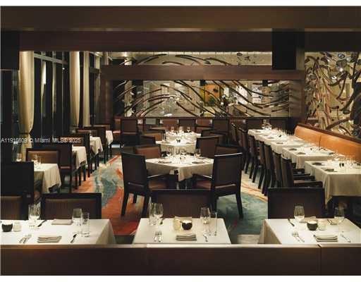 6801 Collins Ave Unit: PH06 (Deed PH 10)