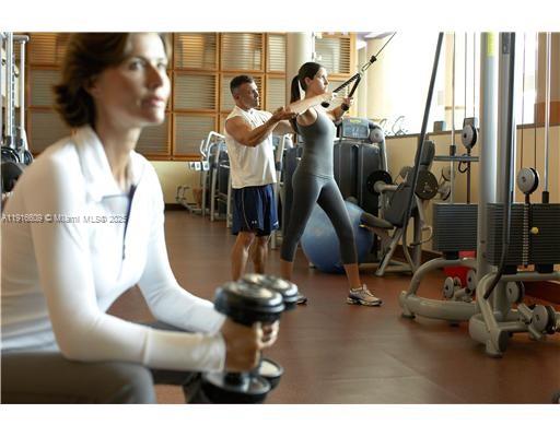 6801 Collins Ave Unit: PH06 (Deed PH 10)