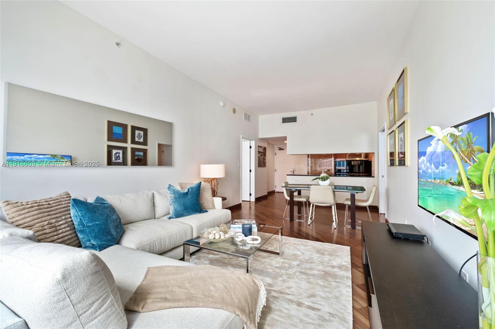 6801 Collins Ave Unit: PH06 (Deed PH 10)