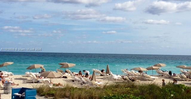 6801 Collins Ave Unit: PH06 (Deed PH 10)