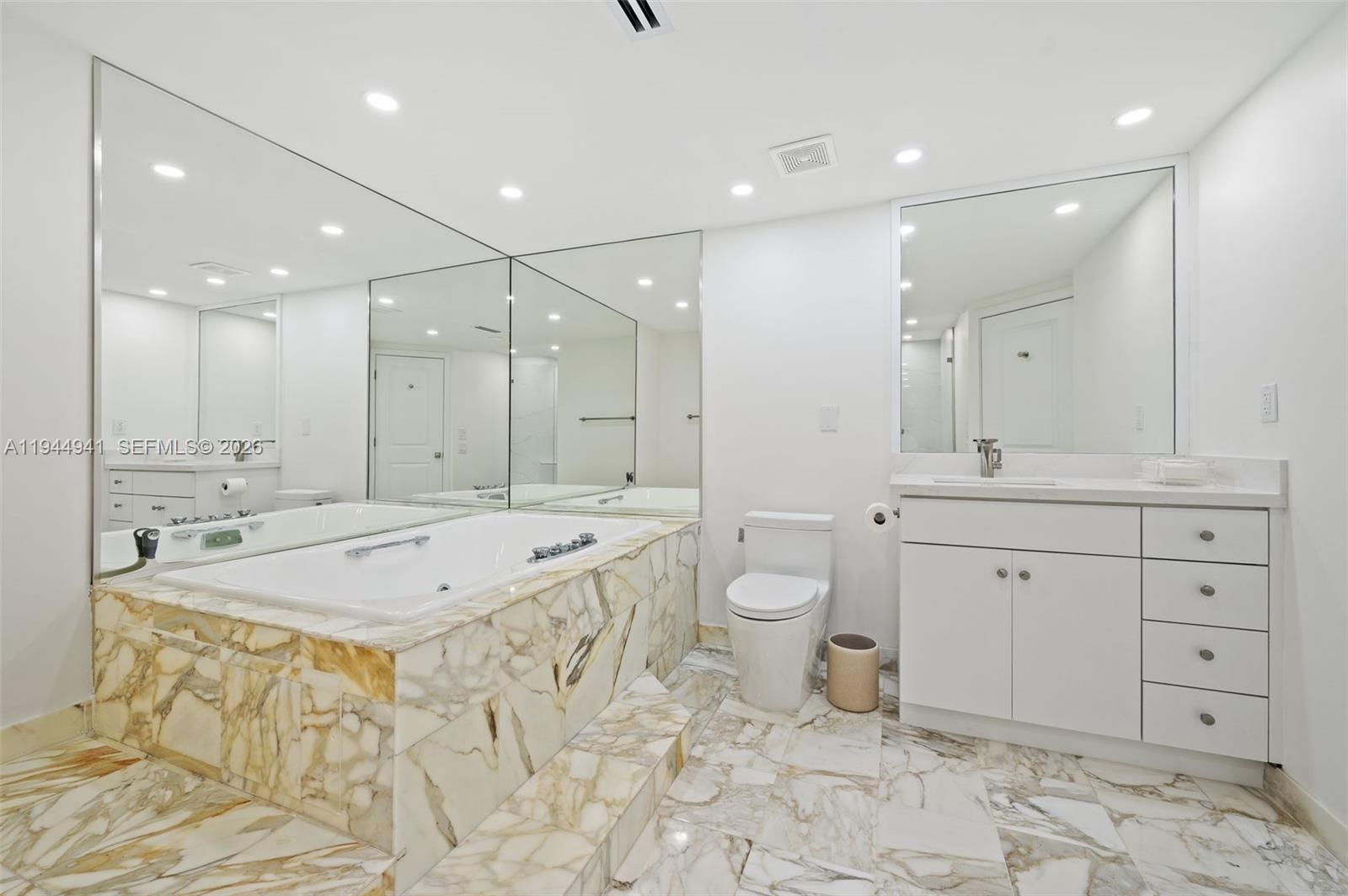 10155 Collins Ave # 604