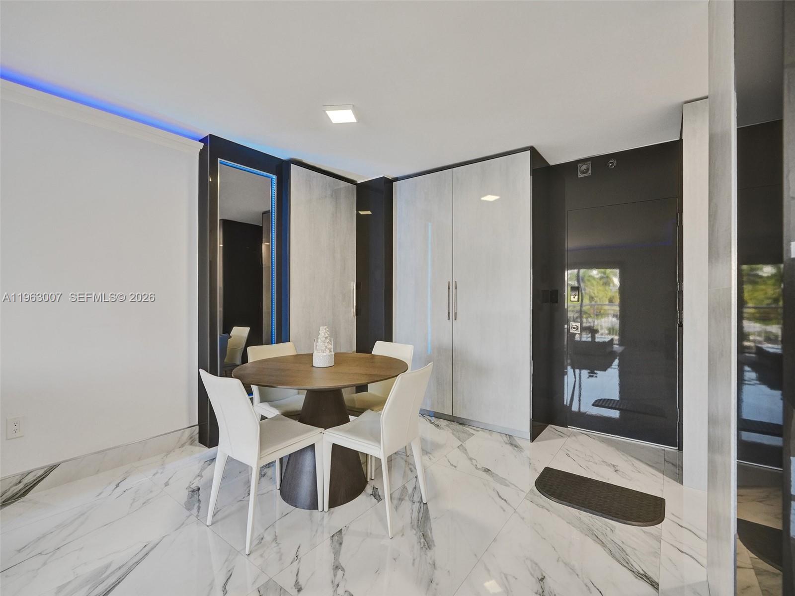 400 Kings Point Dr # 314