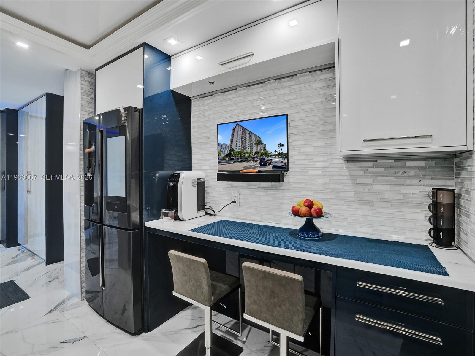 400 Kings Point Dr # 314