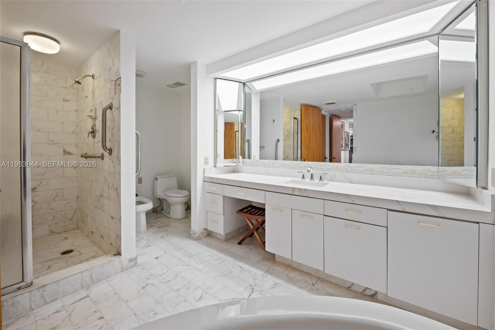 19500 Turnberry Way # 16C