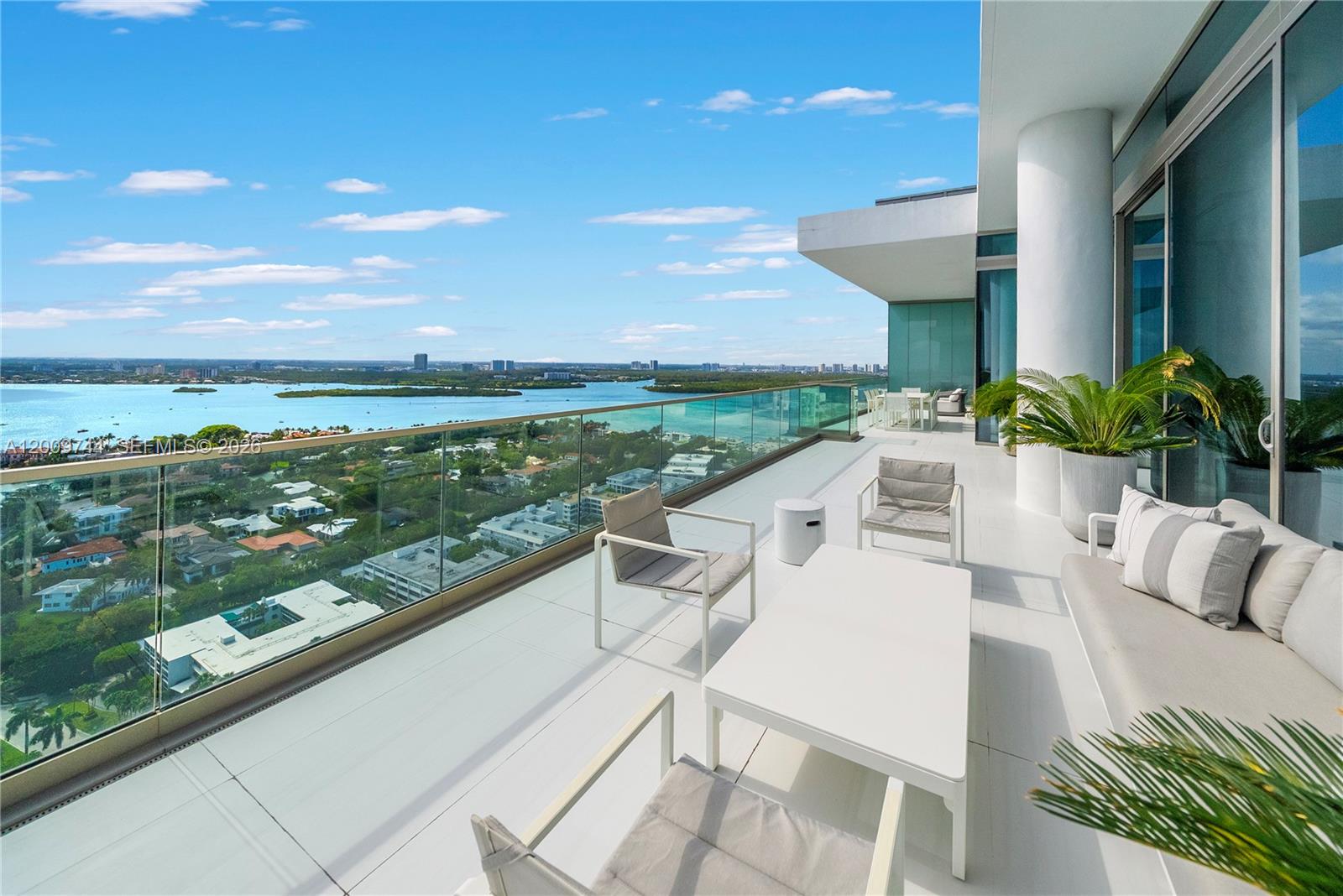 10201 Collins Ave Unit: UPH2803