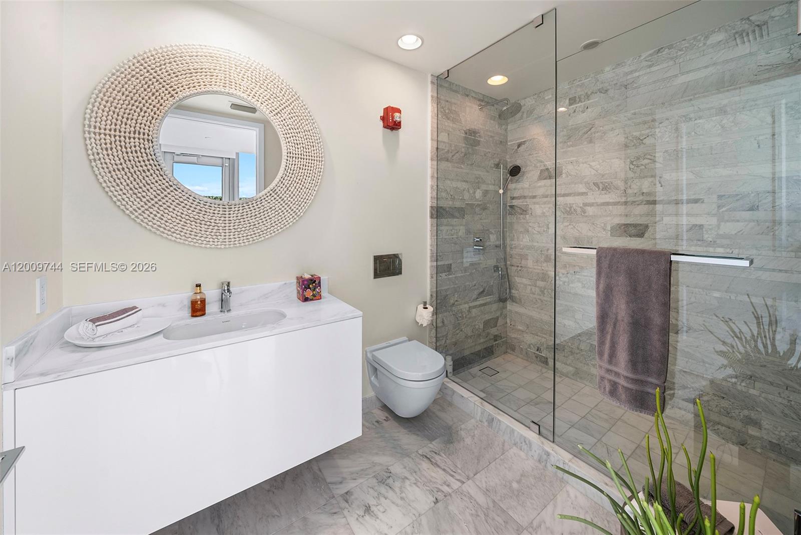 10201 Collins Ave Unit: UPH2803