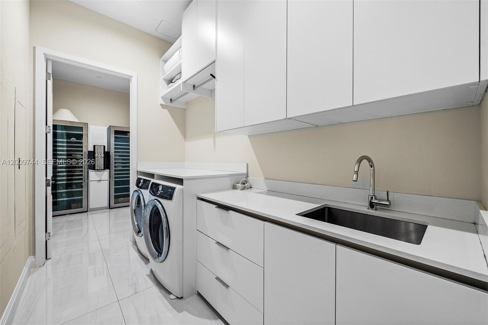 10201 Collins Ave Unit: UPH2803