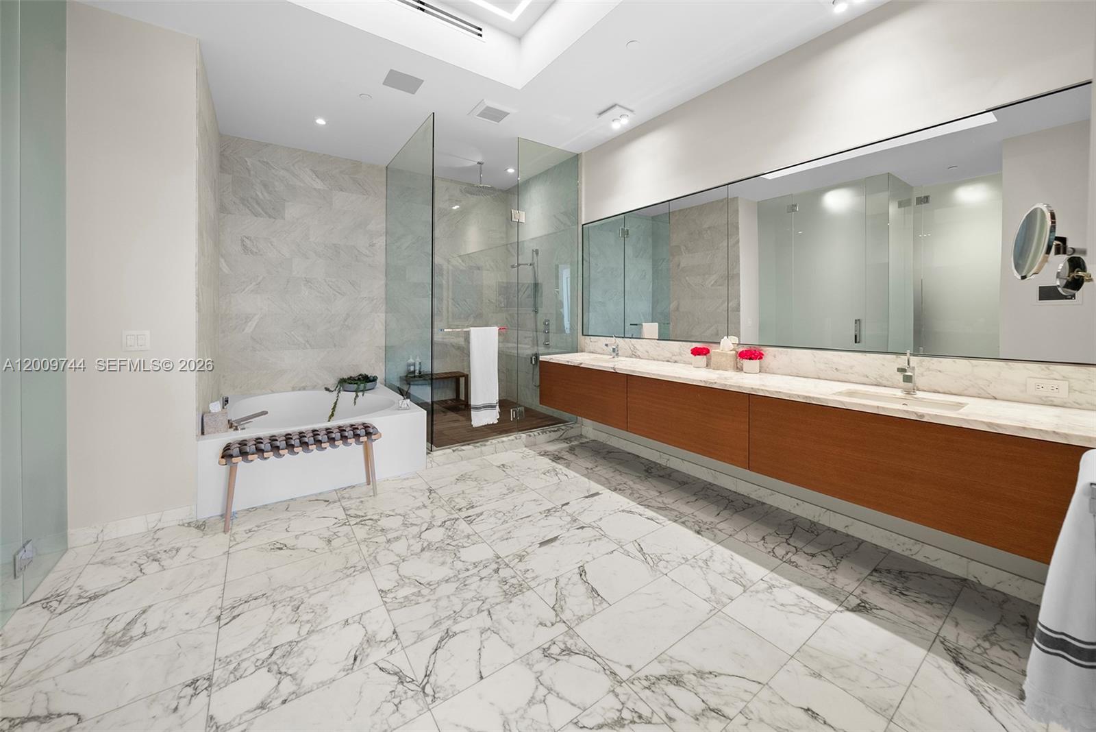 10201 Collins Ave Unit: UPH2803