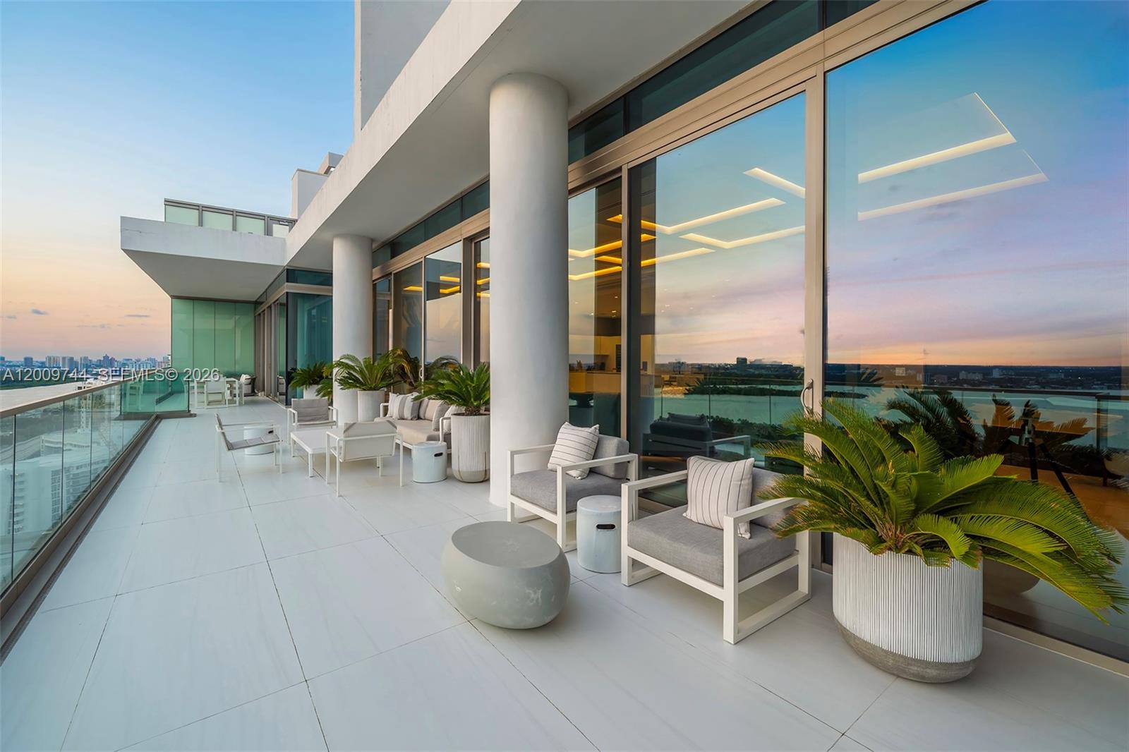 10201 Collins Ave Unit: UPH2803