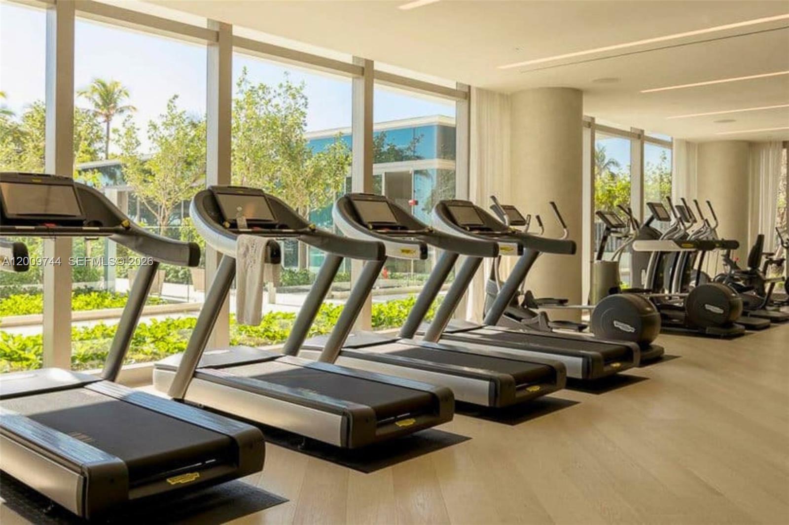 10201 Collins Ave Unit: UPH2803
