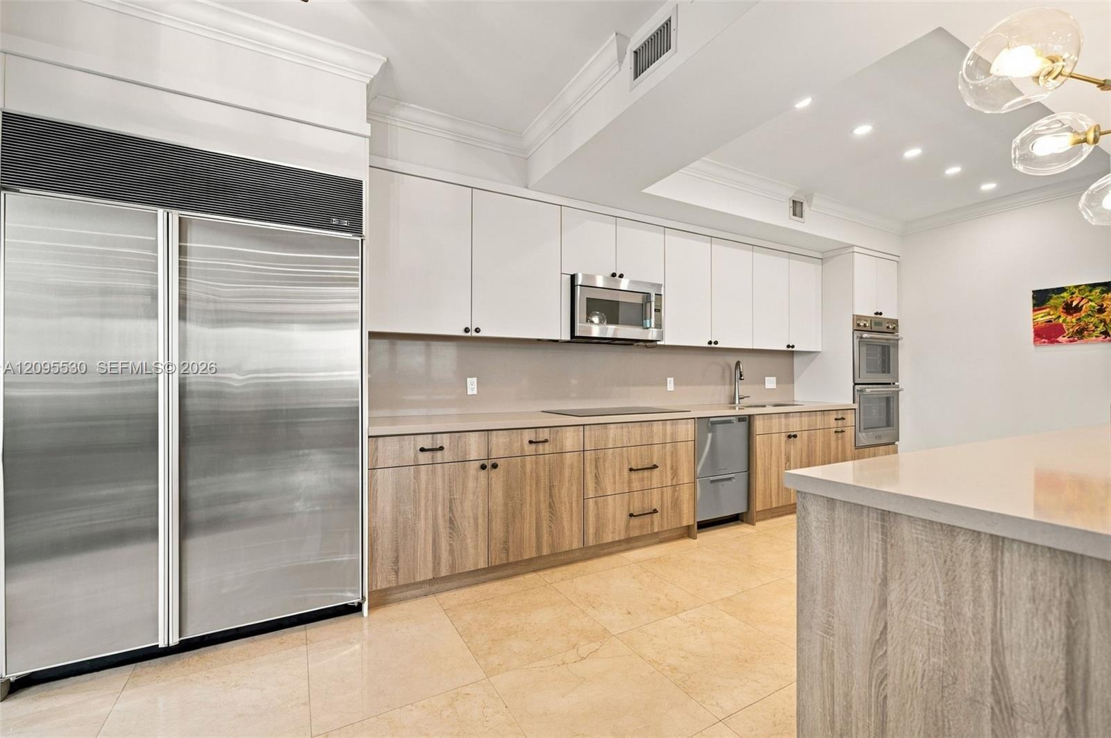 9601 Collins Ave # 601