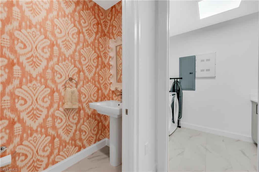 1115 Central AVE # 547