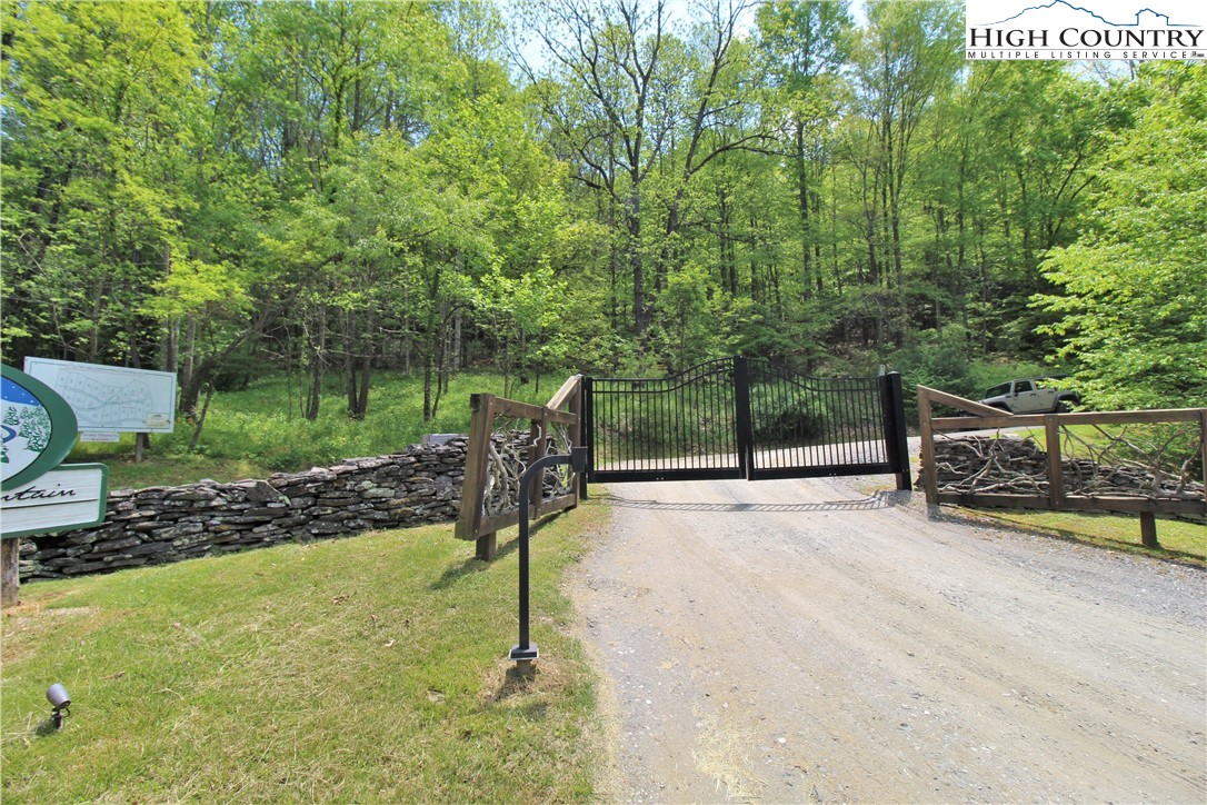 5 Christmas Mountain Lane