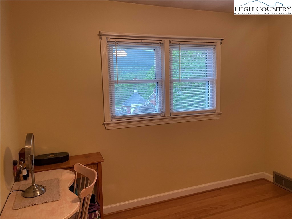 510 Meadow Lane Avenue