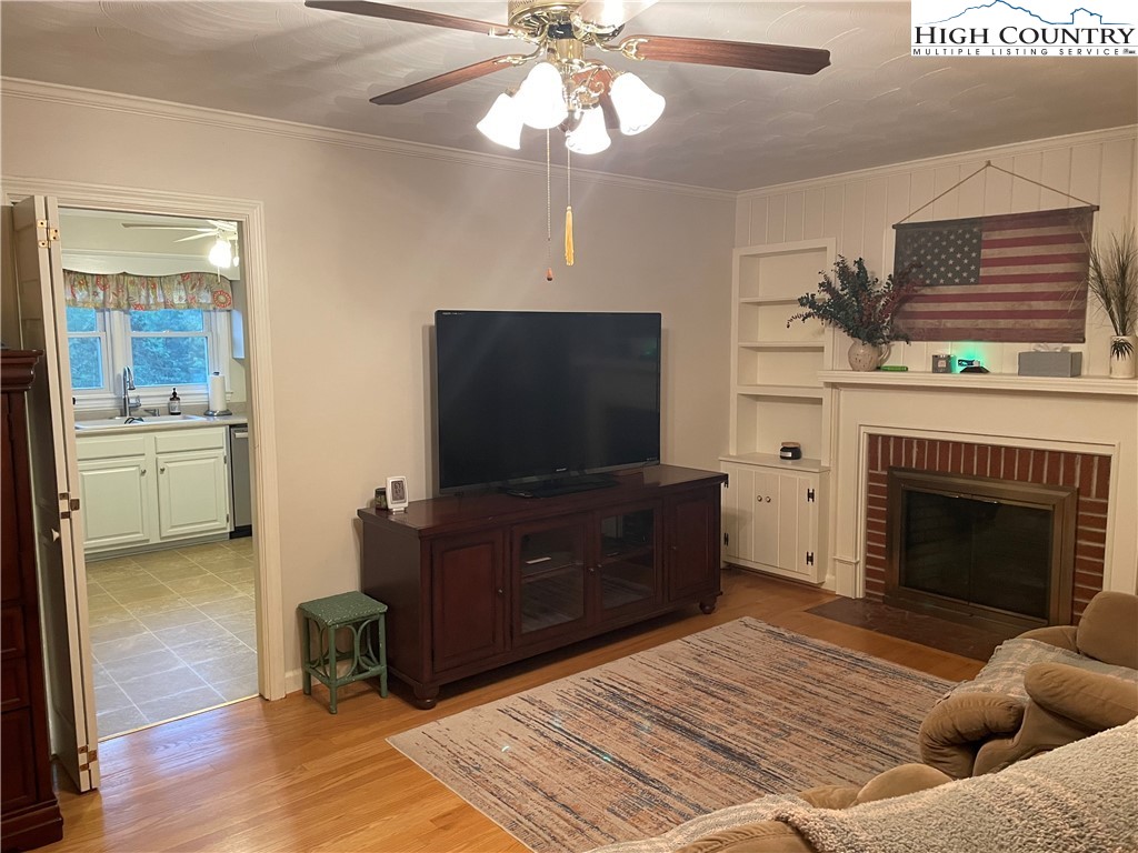 510 Meadow Lane Avenue