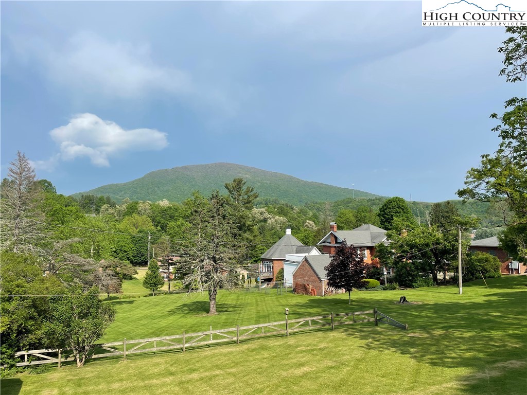 510 Meadow Lane Avenue