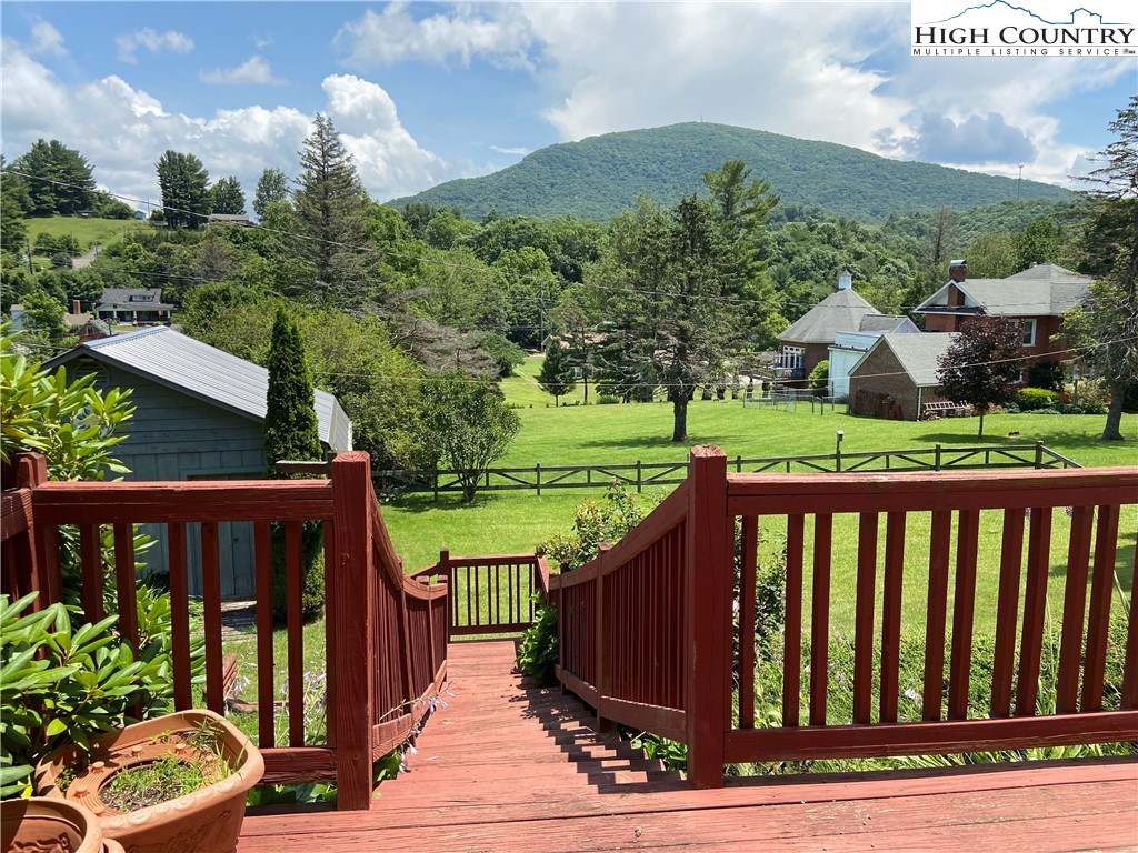 510 Meadow Lane Avenue