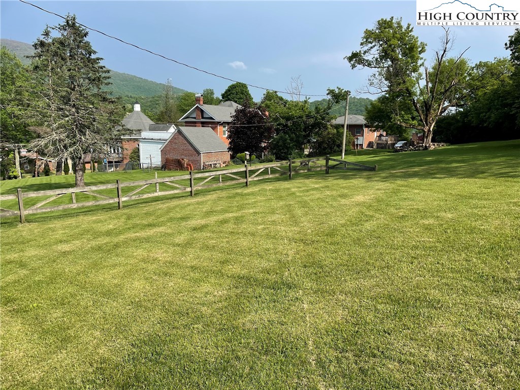 510 Meadow Lane Avenue