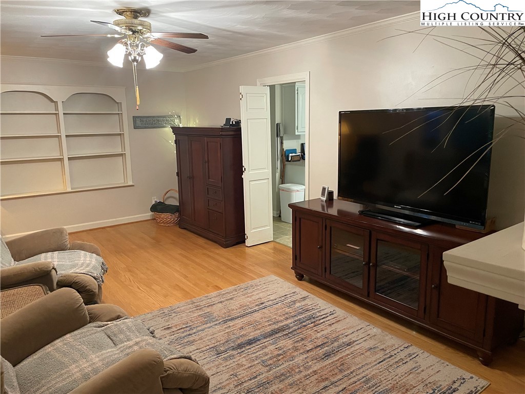 510 Meadow Lane Avenue