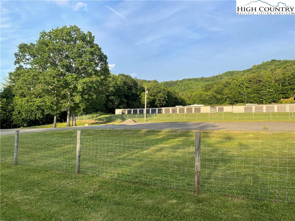 13683 and 13719 S US Hwy 221 S