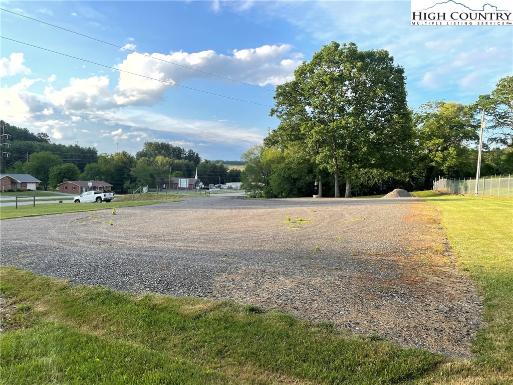 13683 and 13719 S US Hwy 221 S