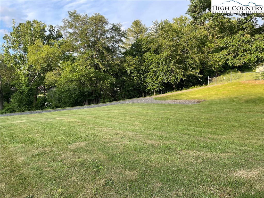 13683 and 13719 S US Hwy 221 S