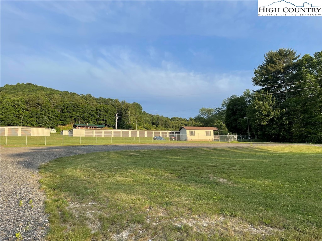 13683 and 13719 S US Hwy 221 S