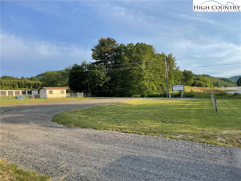 13683 and 13719 S US Hwy 221 S