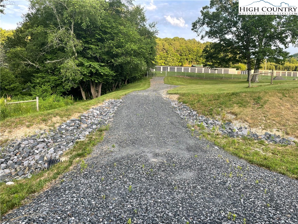 13683 and 13719 S US Hwy 221 S