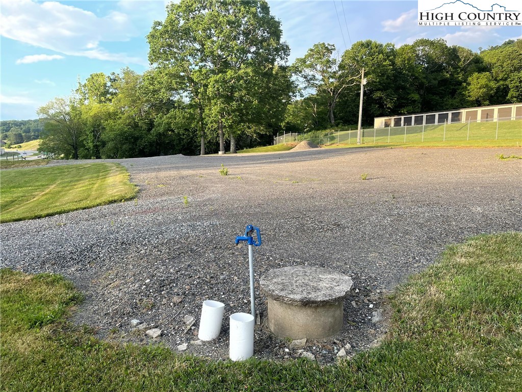 13683 and 13719 S US Hwy 221 S