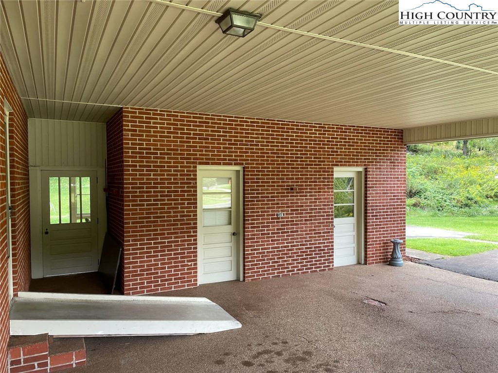 1216 S Jefferson Avenue