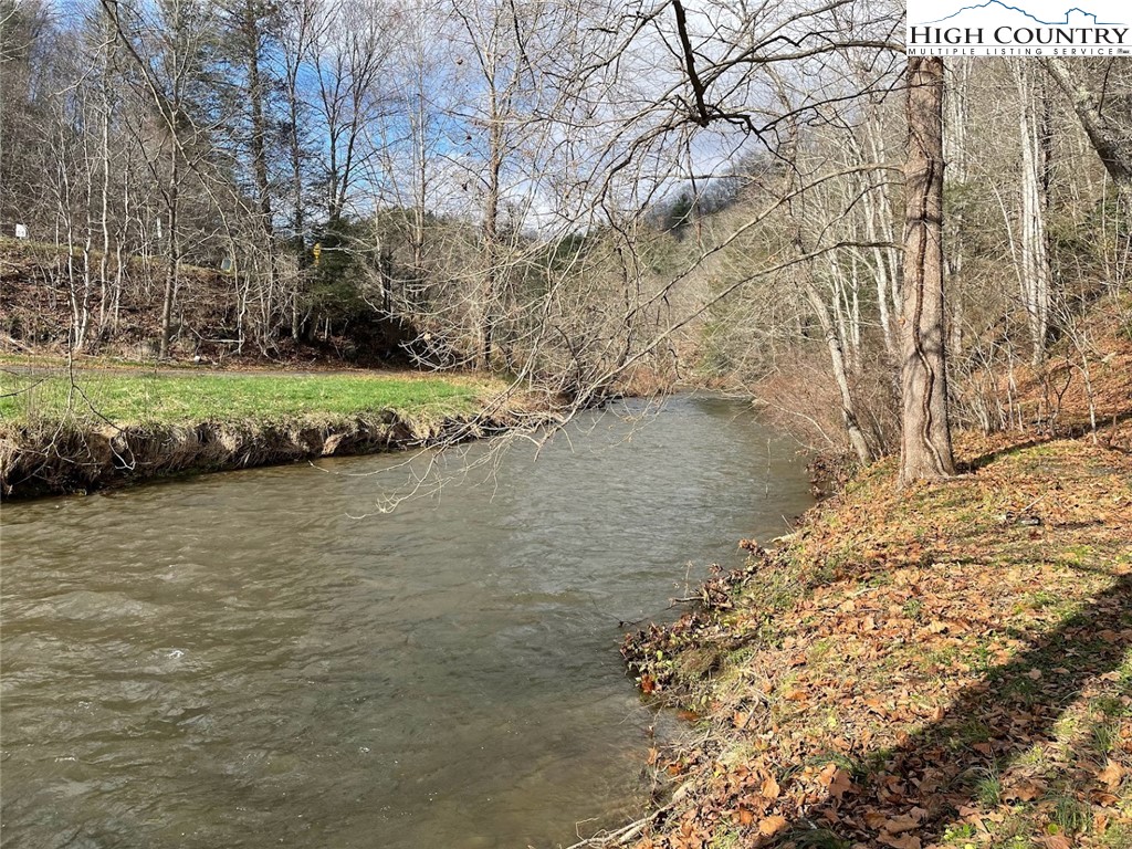 5 Big Helton Creek Road