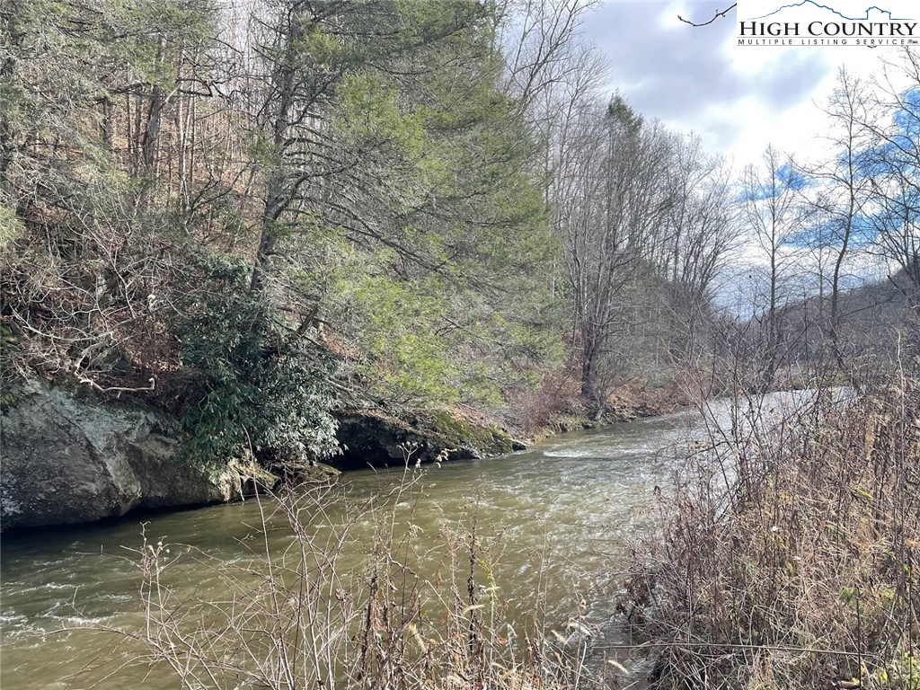 5 Big Helton Creek Road