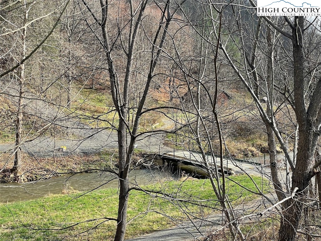 5 Big Helton Creek Road