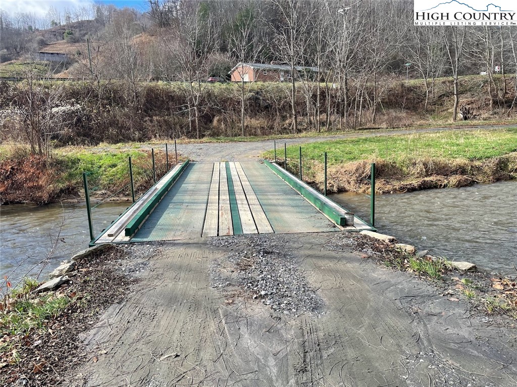 5 Big Helton Creek Road