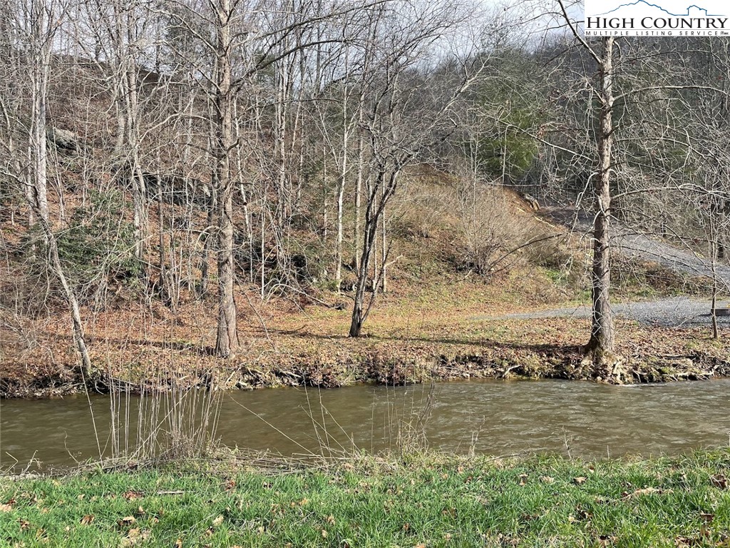 5 Big Helton Creek Road