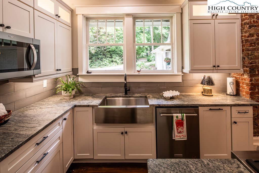 414 N Jefferson Avenue