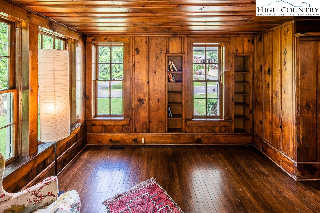 414 N Jefferson Avenue