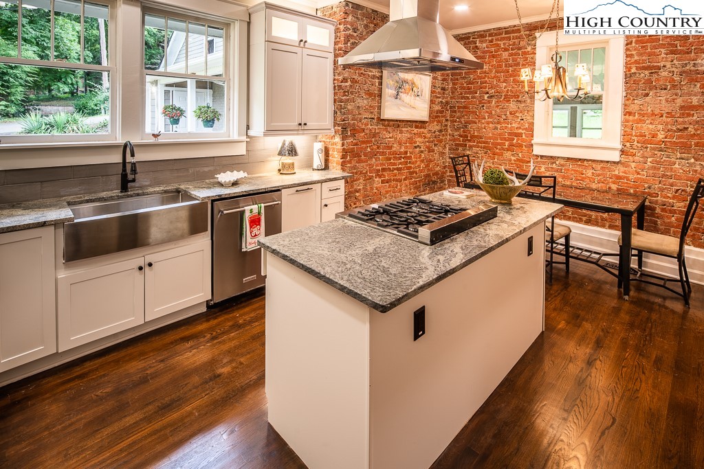 414 N Jefferson Avenue