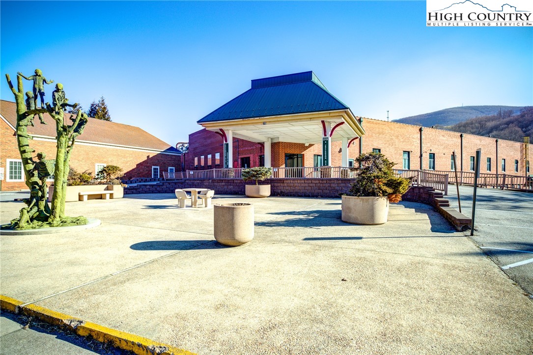 215 S Jefferson Avenue 215