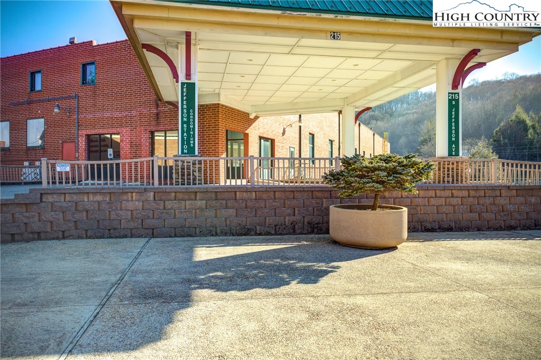 215 S Jefferson Avenue 215