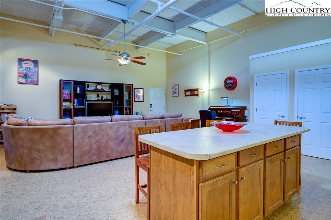 215 S Jefferson Avenue 215