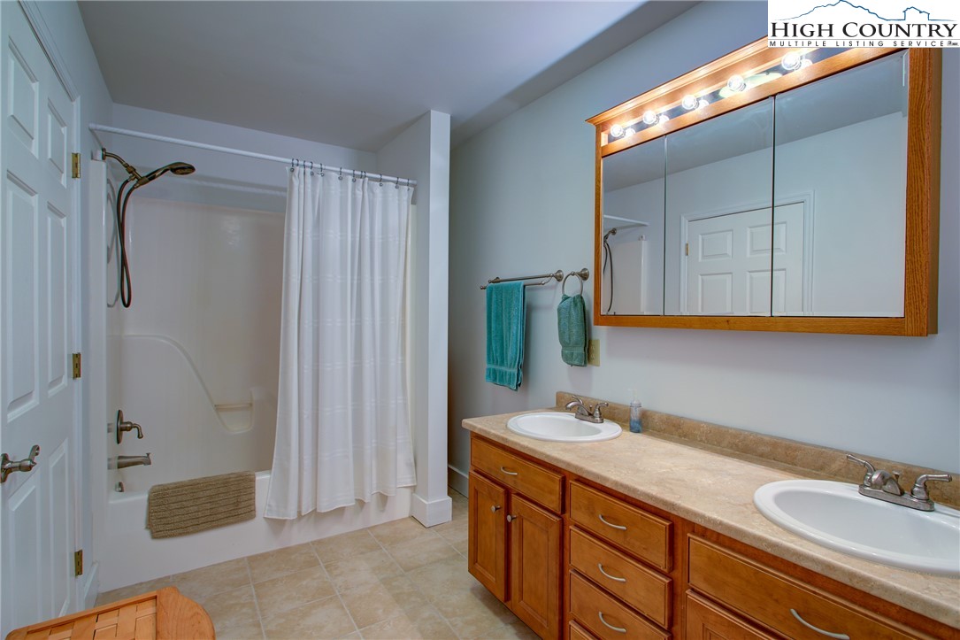 215 S Jefferson Avenue 215