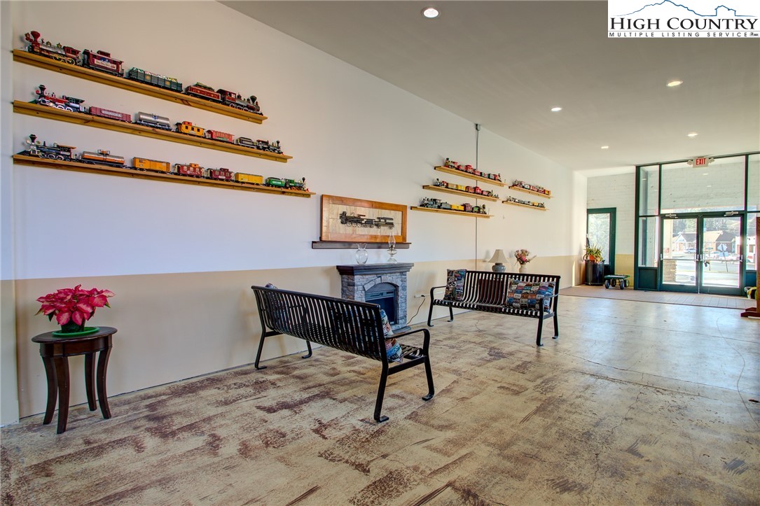 215 S Jefferson Avenue 215