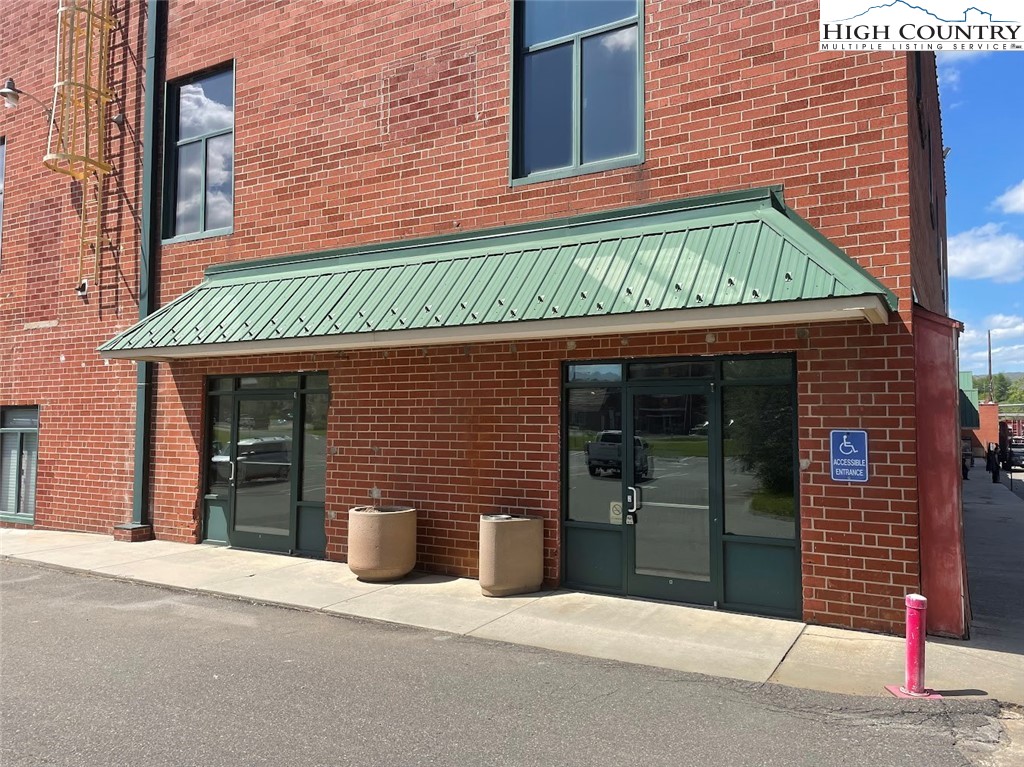 215 S. Jefferson Avenue 108